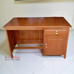 Meja Guru Kayu Jati